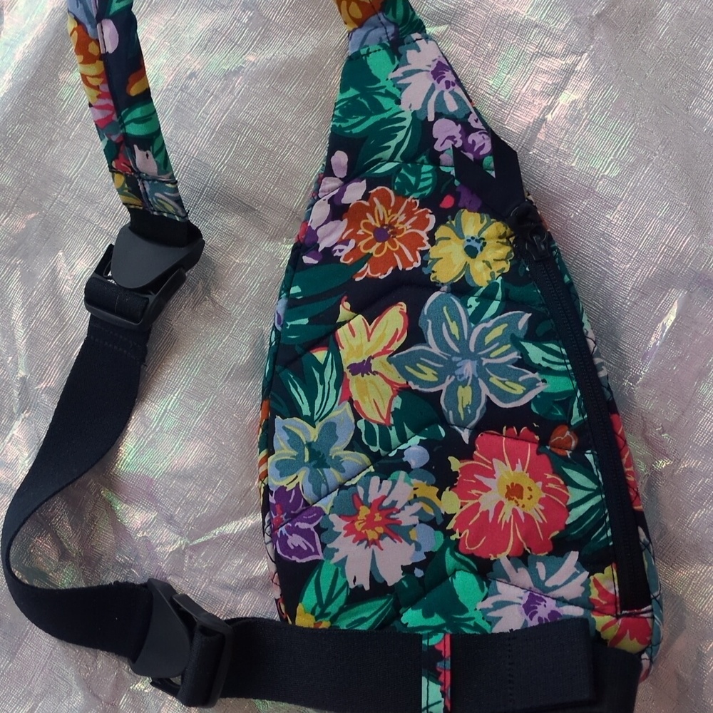 Vera Bradley Floral Quilted Sling Bag NWOT - Picture 5 of 6